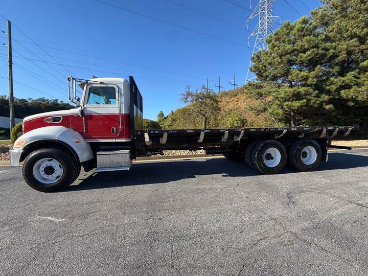 2007 Peterbilt 335 Flatbed Truck, exterior photo 3