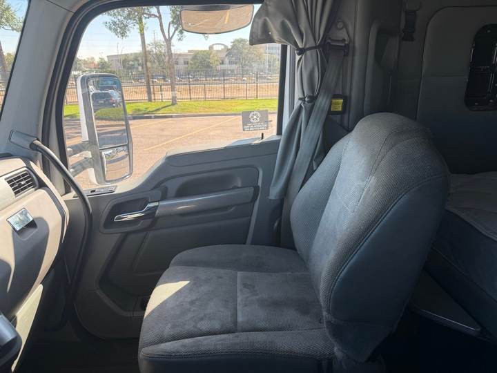 2016 Kenworth T880 52" Mid Roof Sleeper, interior photo 6