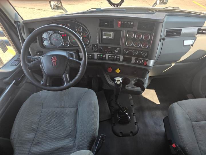 2018 Kenworth T680 76" Mid Roof Sleeper, interior photo 4