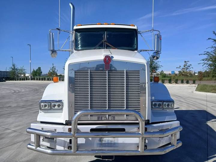 2018 Kenworth T800 Day Cab, exterior photo 4