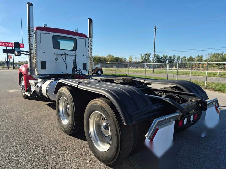 2018 Kenworth T880 Day Cab, exterior photo 3