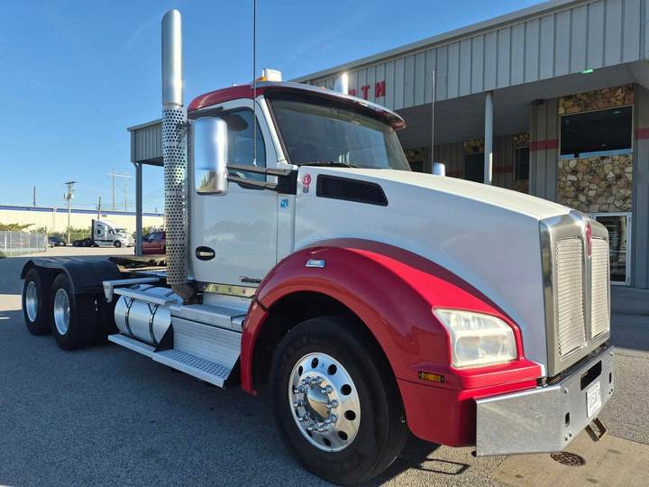 2018 Kenworth T880 Day Cab, exterior photo 5