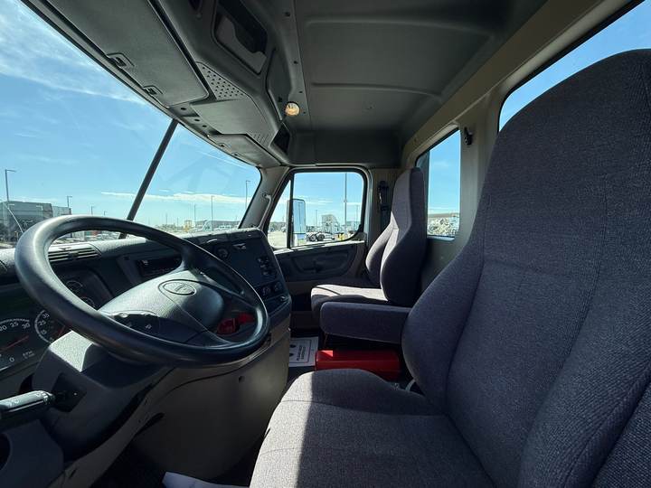 2019 Freightliner CA11364DC Day Cab, interior photo 6