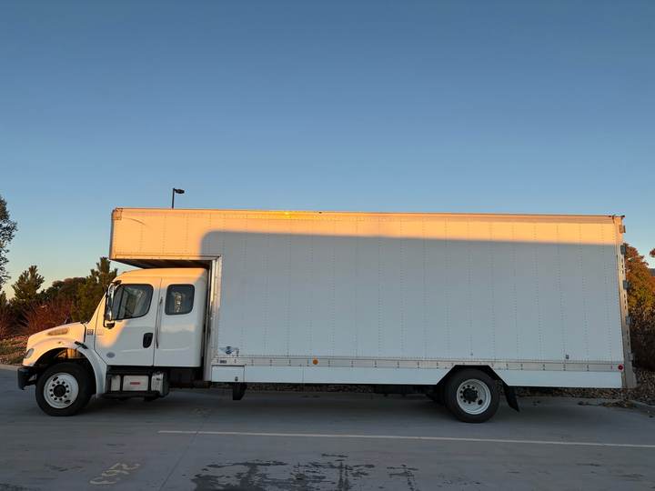 2019 Freightliner M2-106 Box Truck, exterior photo 2