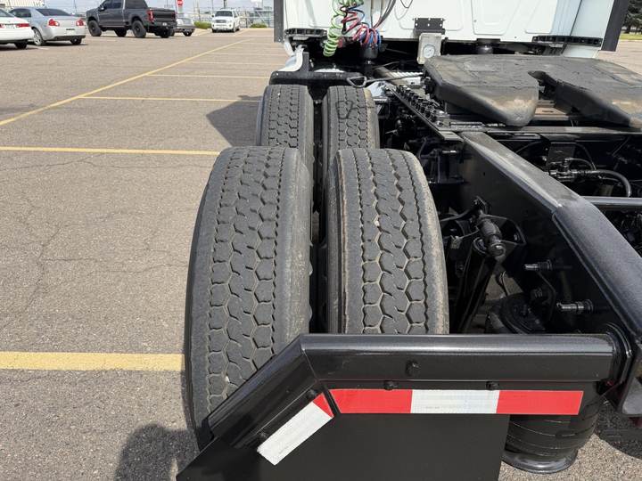 2019 International LT625 73" Raised Roof Sleeper, exterior photo 5