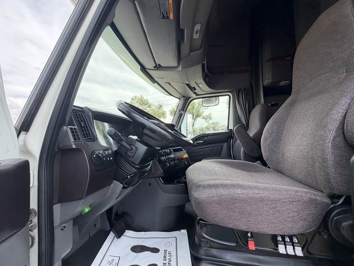 2019 International LT625 73" Raised Roof Sleeper, interior photo 8