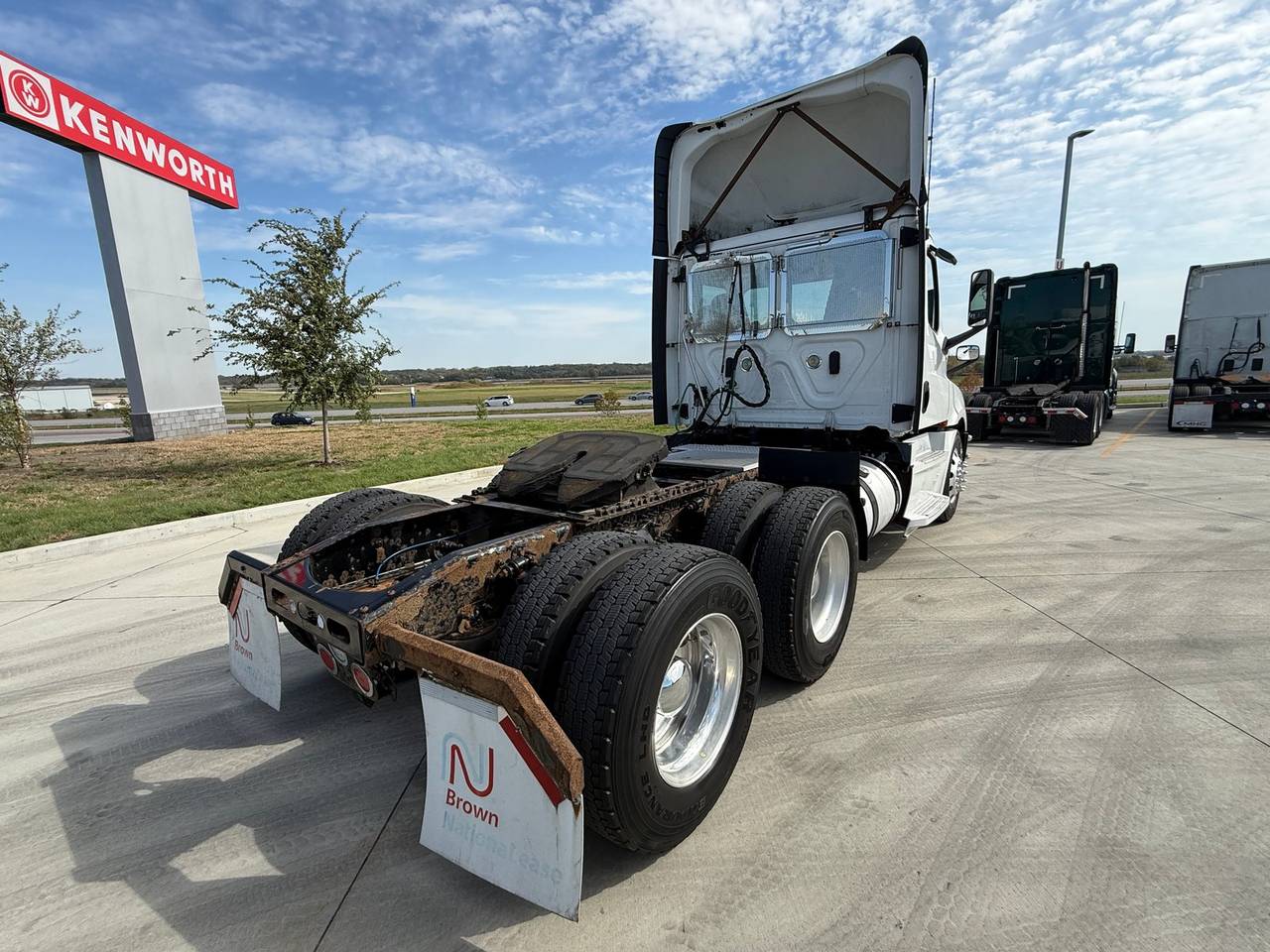 2020 Freightliner PT126064S T Day Cab, exterior photo 2