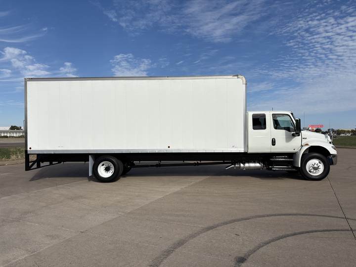 2020 International MV607 Box Truck, exterior photo 3