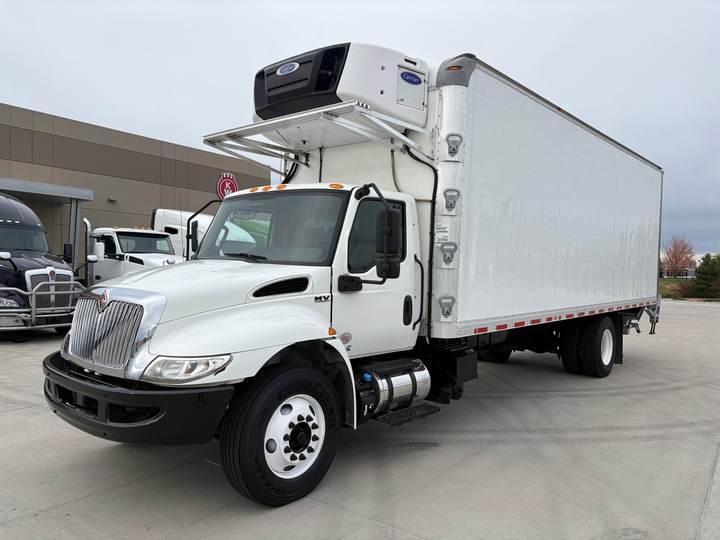 2020 International MV607 Refrigerated Box Truck, exterior photo 2