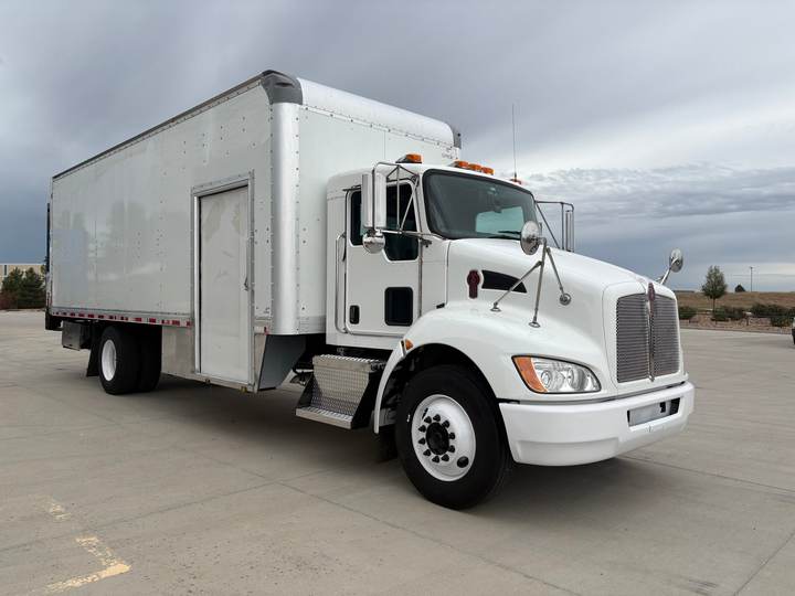 2020 Kenworth T270 Box Truck, exterior photo 1
