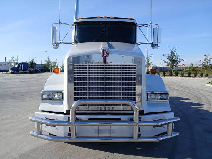 2020 Kenworth T800 Day Cab, exterior photo 4