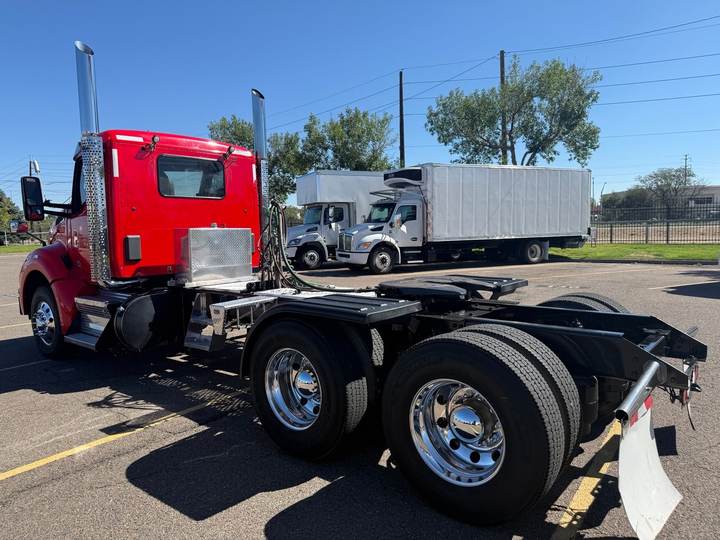 2020 Kenworth T880 Day Cab, exterior photo 6