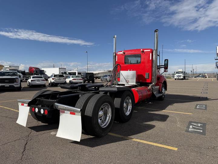 2020 Kenworth T880 Day Cab, exterior photo 3