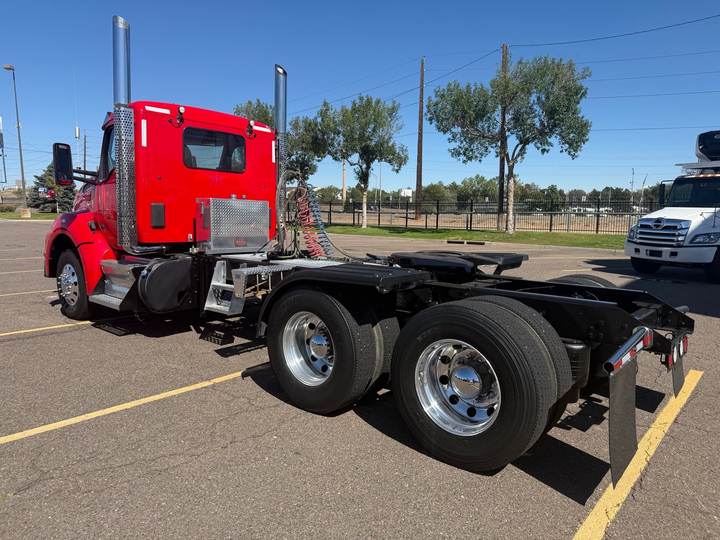 2020 Kenworth T880 Day Cab, exterior photo 7
