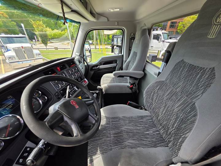 2020 Kenworth T880 Day Cab, interior photo 8