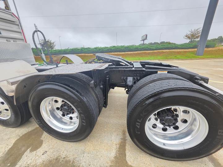 2020 Mack PINNACLE 64T Day Cab, exterior photo 7