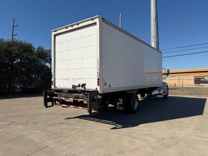 2020 Peterbilt 337 Box Truck, exterior photo 3