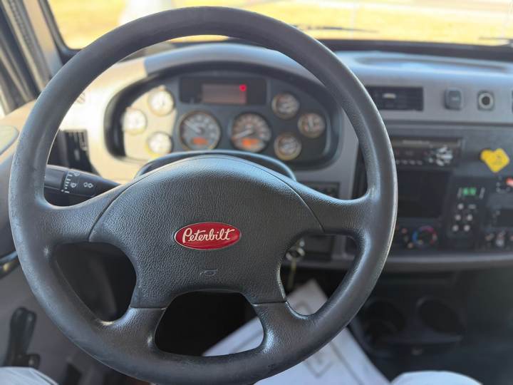 2020 Peterbilt 337 Box Truck, interior photo 7