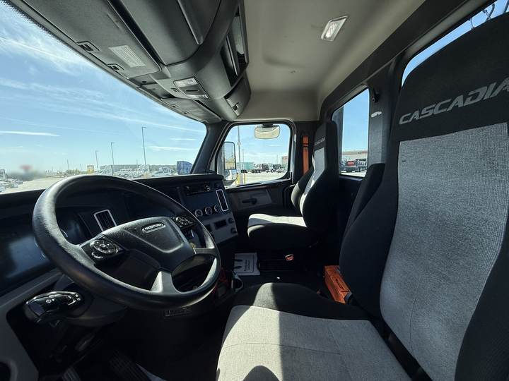 2021 Freightliner PT126064S T Day Cab, interior photo 7