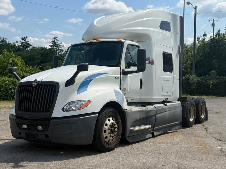 2021 International LT625 73" Raised Roof Sleeper, exterior photo 2