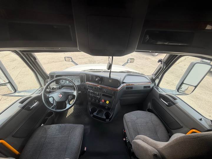 2021 International LT625 73" Raised Roof Sleeper, interior photo 3