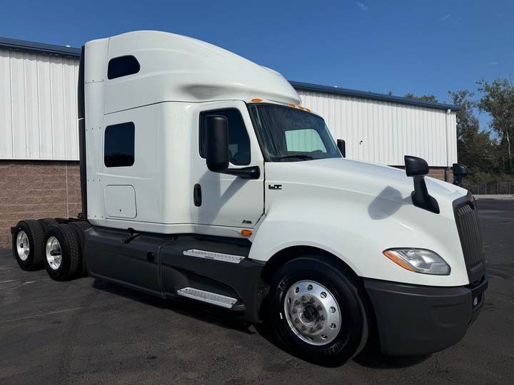 2021 International LT625 73" Raised Roof Sleeper, exterior photo 1