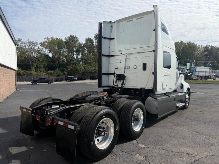 2021 International LT625 73" Raised Roof Sleeper, exterior photo 4