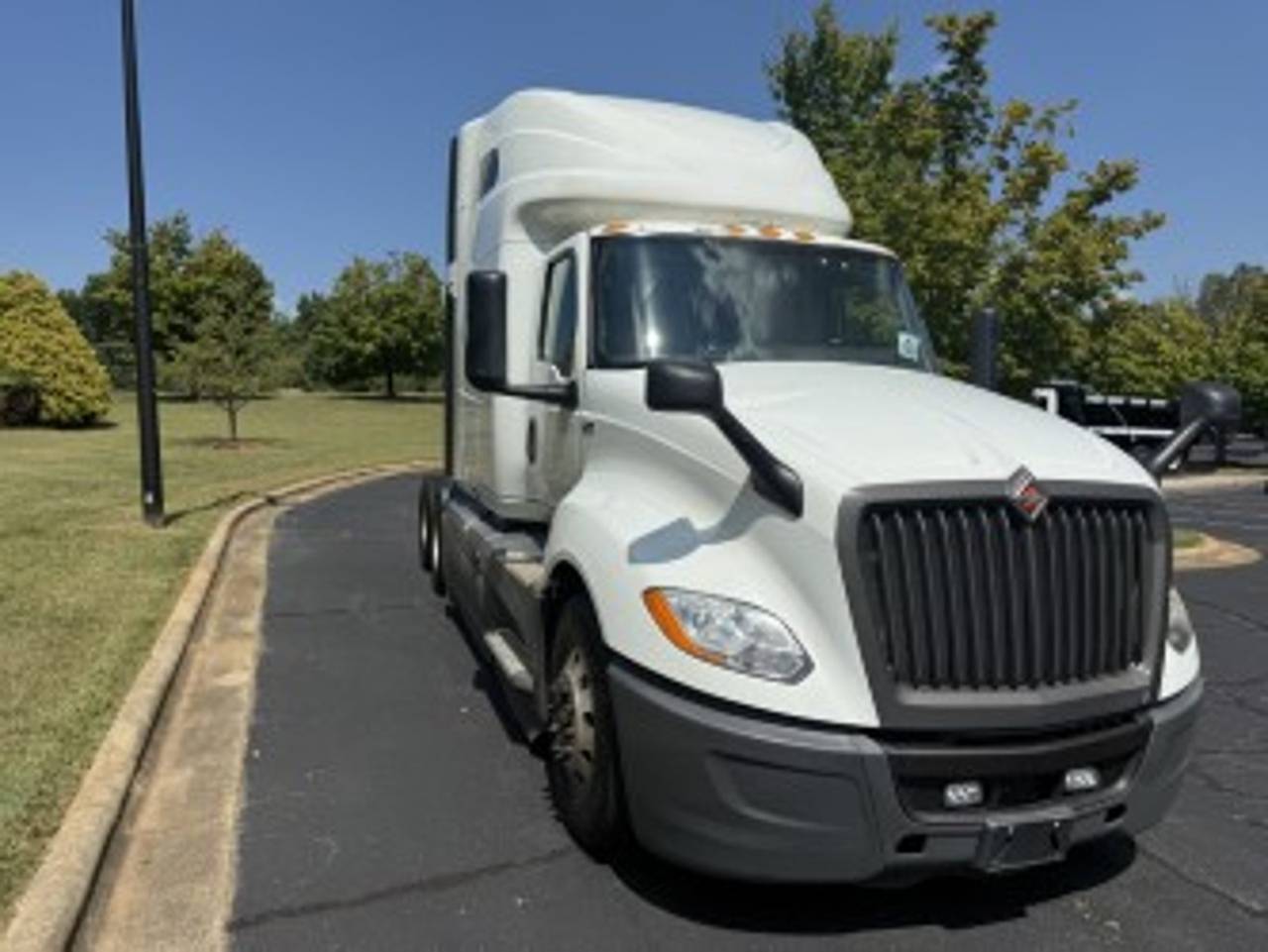 2021 International LT625 73" Raised Roof Sleeper, exterior photo 1