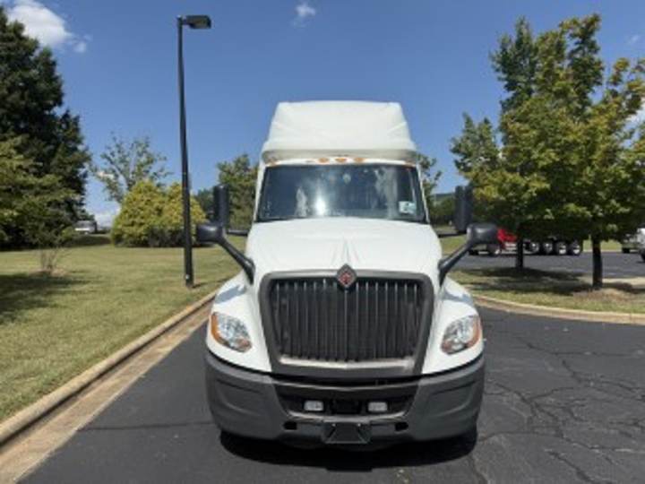 2021 International LT625 73" Raised Roof Sleeper, exterior photo 2