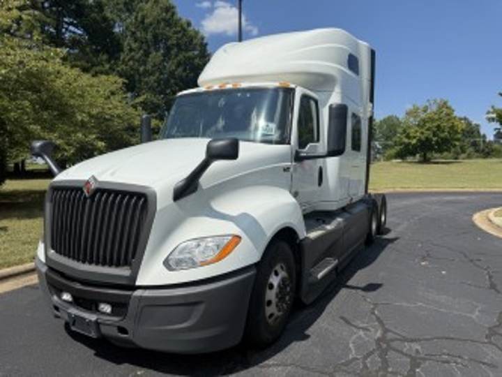 2021 International LT625 73" Raised Roof Sleeper, exterior photo 3