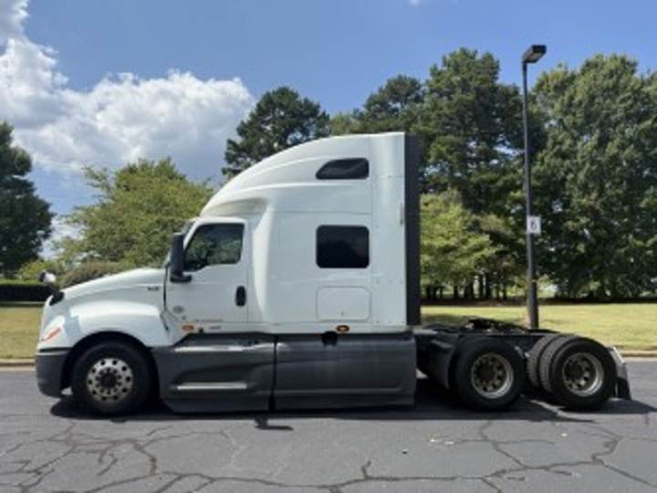 2021 International LT625 73" Raised Roof Sleeper, exterior photo 4