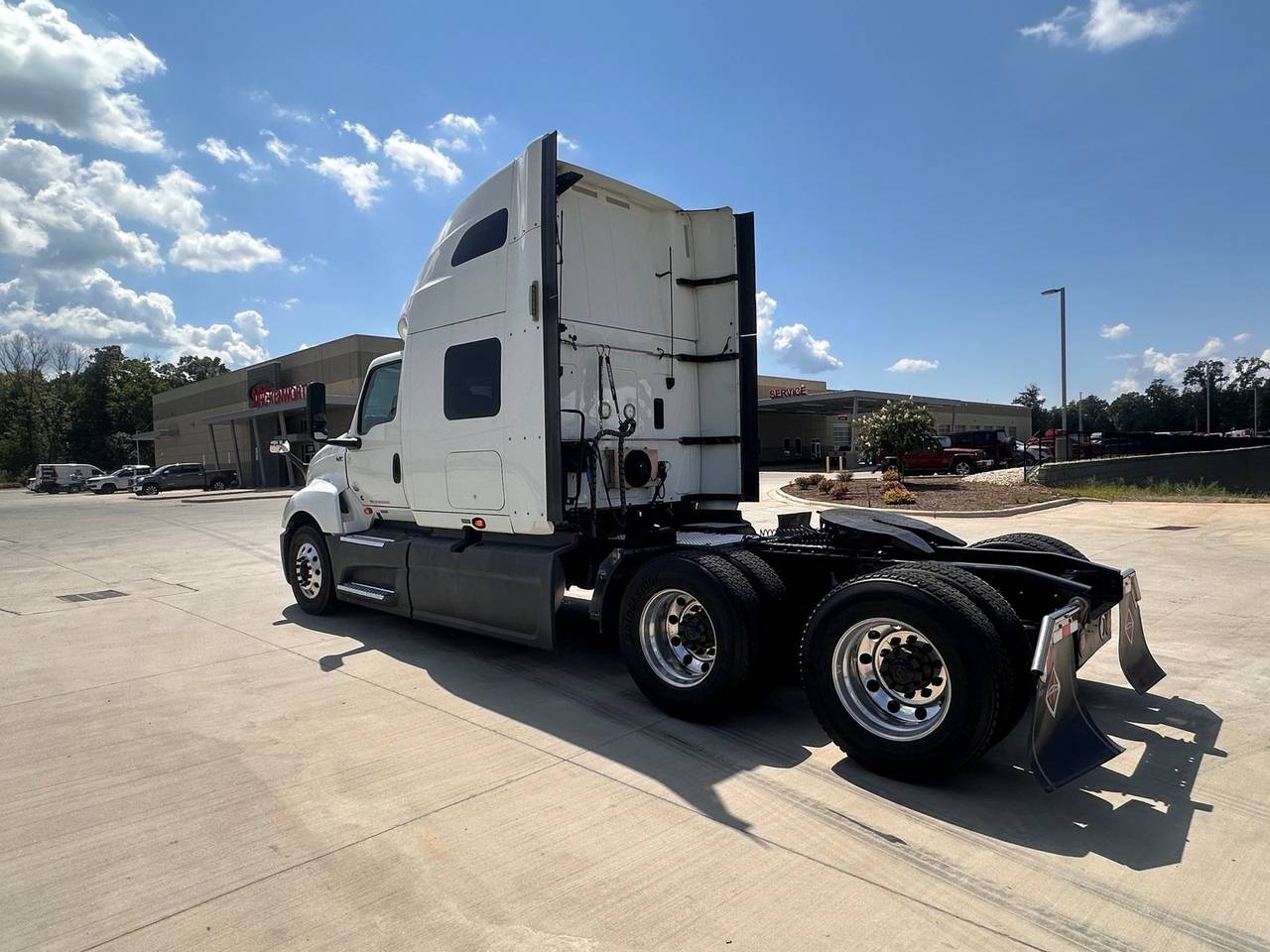 2021 International LT625 73" Raised Roof Sleeper, exterior photo 2