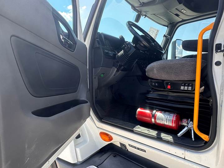 2021 International LT625 73" Raised Roof Sleeper, interior photo 7