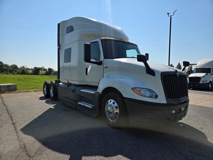 2021 International LT625 73" Raised Roof Sleeper, exterior photo 4