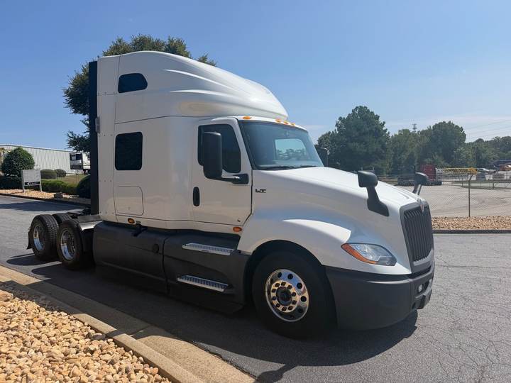 2021 International LT625 73" Raised Roof Sleeper, exterior photo 1