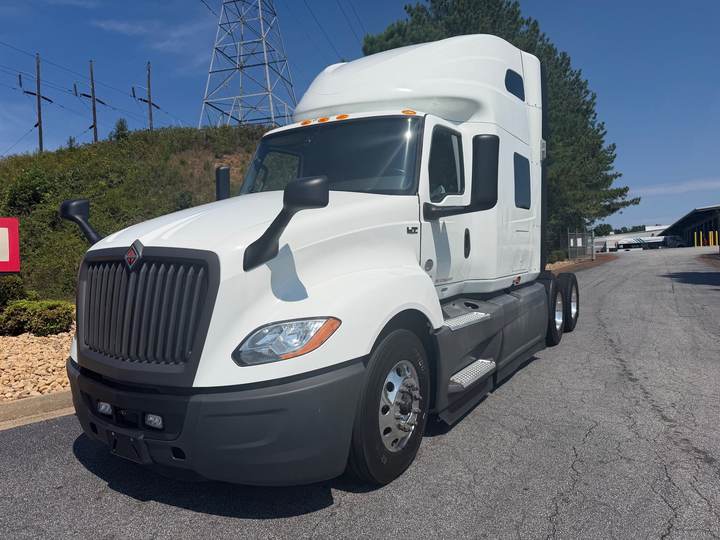 2021 International LT625 73" Raised Roof Sleeper, exterior photo 2