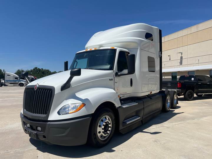 2021 International LT625 73" Raised Roof Sleeper, exterior photo 2
