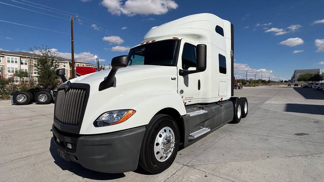 2021 International LT625 73" Raised Roof Sleeper, exterior photo 2