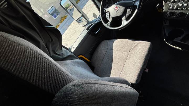 2021 International LT625 73" Raised Roof Sleeper, interior photo 6