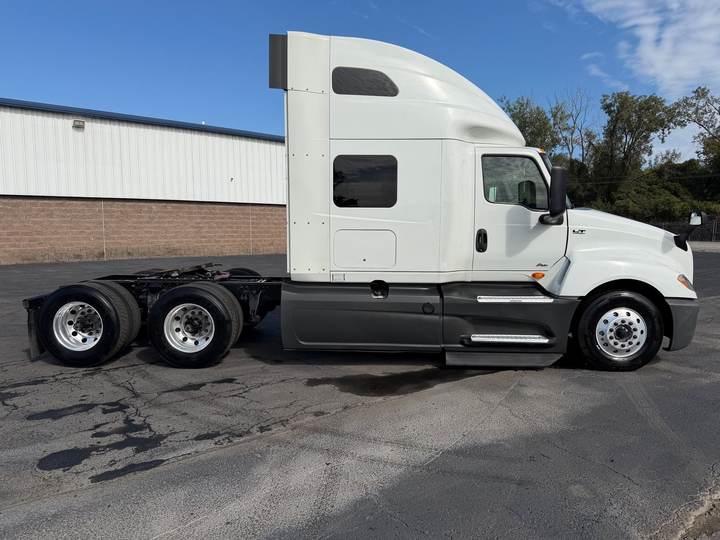 2021 International LT625 73" Raised Roof Sleeper, exterior photo 3