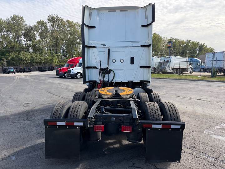 2021 International LT625 73" Raised Roof Sleeper, exterior photo 5