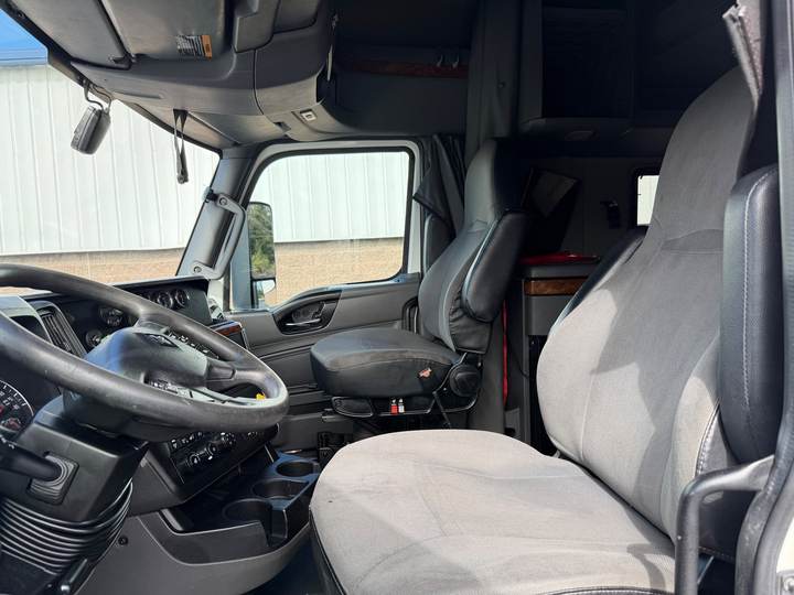2021 International LT625 73" Raised Roof Sleeper, interior photo 7