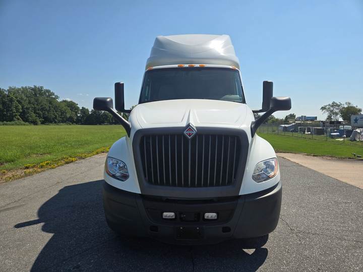 2021 International LT625 73" Raised Roof Sleeper, exterior photo 3