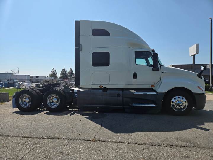 2021 International LT625 73" Raised Roof Sleeper, exterior photo 5