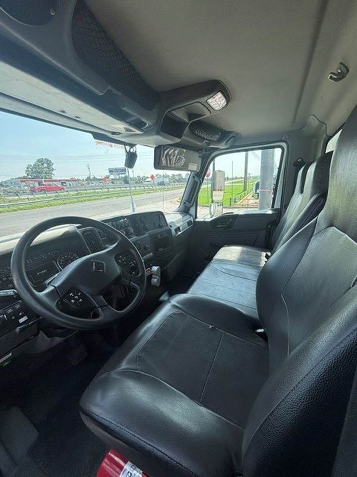 2021 International MV607 Box Truck, interior photo 4