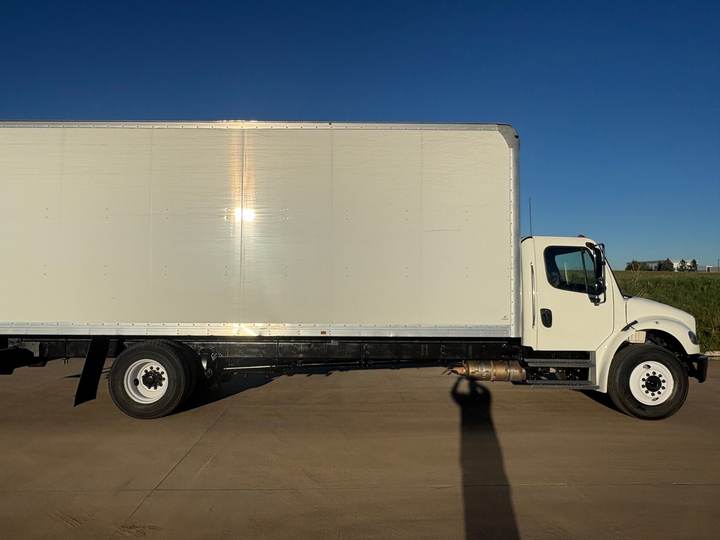 2021 International MV607 Box Truck, exterior photo 7