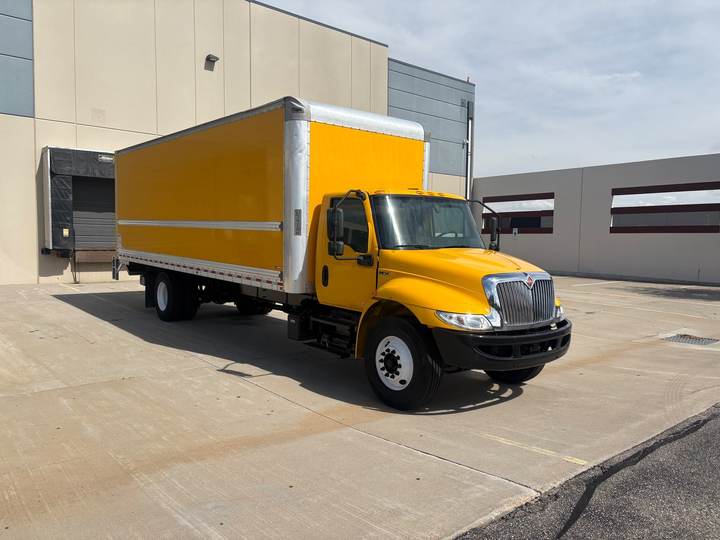 2021 International MV607 Box Truck, exterior photo 1