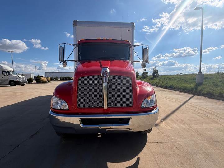 2021 Kenworth T270 Box Truck, exterior photo 4