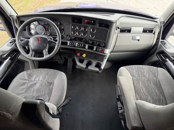 2021 Kenworth T680 76" Raised Roof Sleeper, interior photo 6