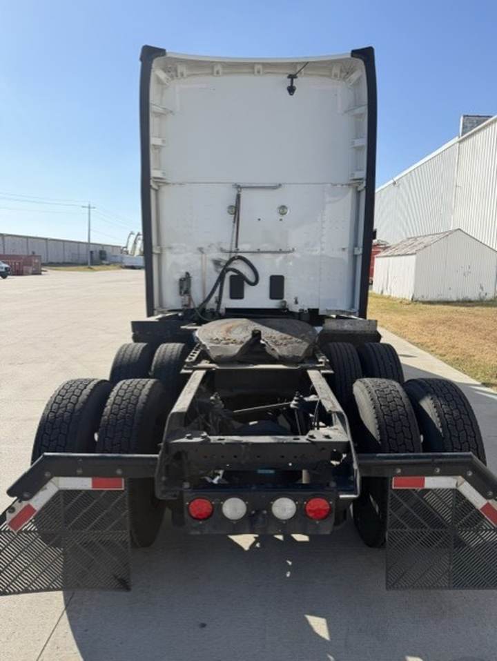 2021 Kenworth T680 76" Raised Roof Sleeper, exterior photo 3